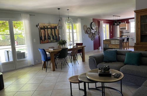Bollene House | Air-conditioned Provencal country house with private pool