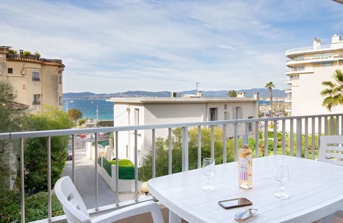 Saint-Raphael Apartment | Air-conditioned studio for 2, near beach and shops, WiFi