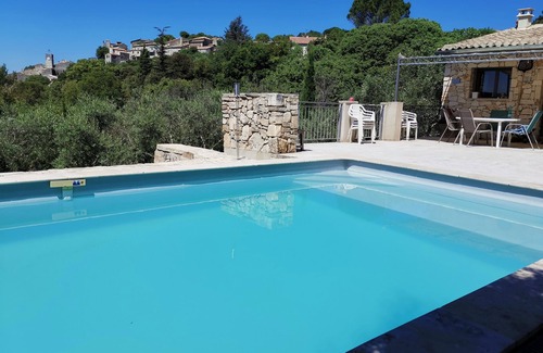 Vezenobres House | Air-conditioned villa with panoramic view and swimming pool.