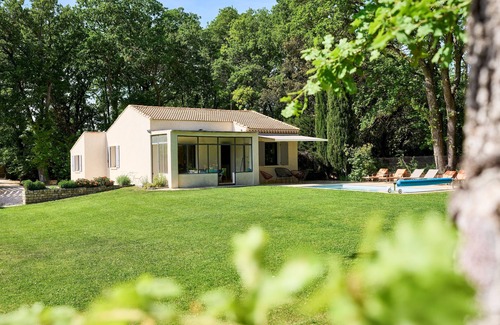 Velleron House | Air-conditioned villa in the heart of Provence, swimming pool, for 8 people, in absolute peace and quiet