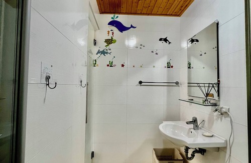 Dayuan District House | AirB&J near Airport, Airport MRT, HSR &HWY