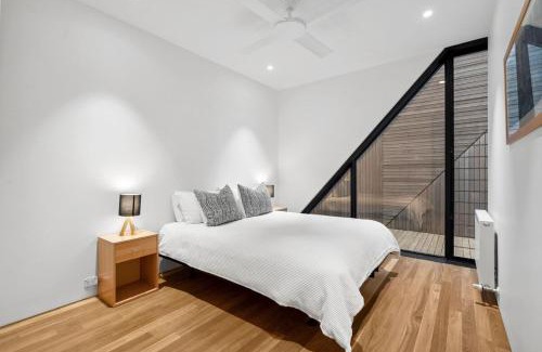 Surf Coast House | Aireys Cliff-Top Gem - Your Ultimate Coastal Escape