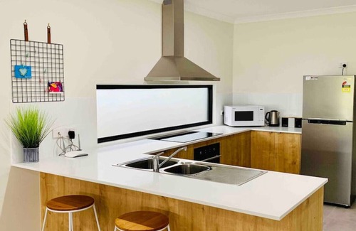 Airlie Beach Villa | AIRLIE BEACH Delight. Hop, skip jump to everything