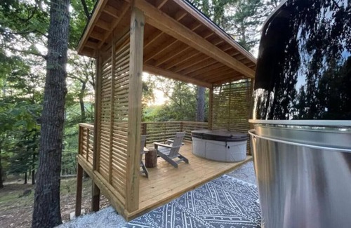 Eureka Springs RV Rental | Airstream with Hot Tub and Sunset Deck at Loblolly P