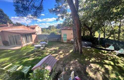 Est Apartment | Aix-en-Provence, Maison provençale au calme de la campagne avec Jacuzzi
