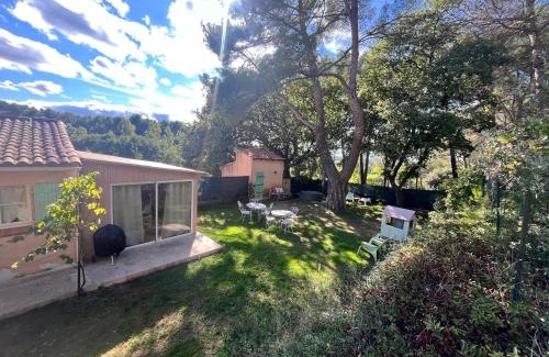 Est Apartment | Aix-en-Provence, Maison provençale au calme de la campagne avec Jacuzzi