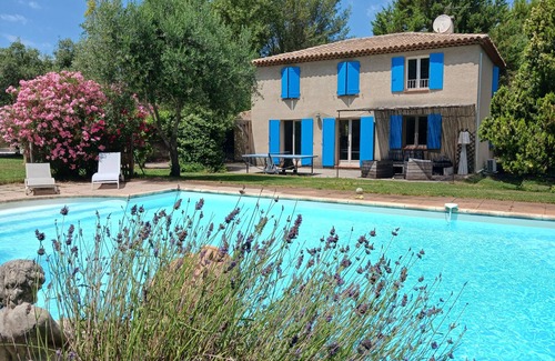 Fuveau Villa | Aix en Provence, Provencal, três large pool, huge playground