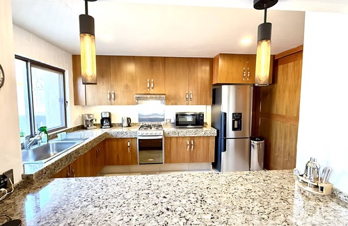 San Antonio Tlayacapan House | Ajijic Modern 1 King Bedroom Unit-walk To Everything -bikes-gym-pickleball Court