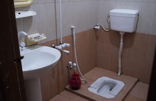 Saddar Town Hotel | Al Amarat Hotel