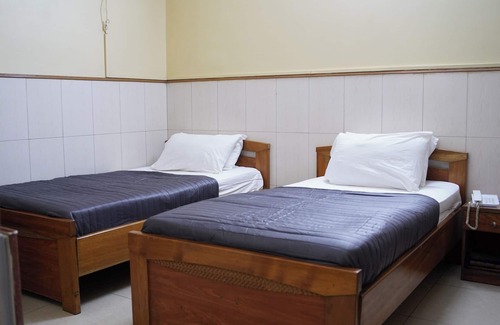 Saddar Town Hotel | Al Amarat Hotel