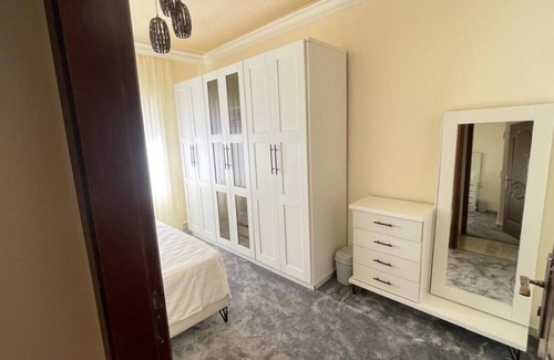 Al Jubeiha House | Al Mansour view apartment 3 BDR, Cozy for families.