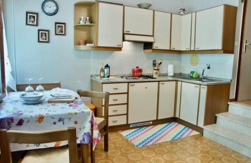 Calceranica al Lago Apartment | Al Sole di TSS' - Cozy Apartment a 20 Metri dal Lago di Caldonazzo - Perfetto per coppie a Calceranica al Lago