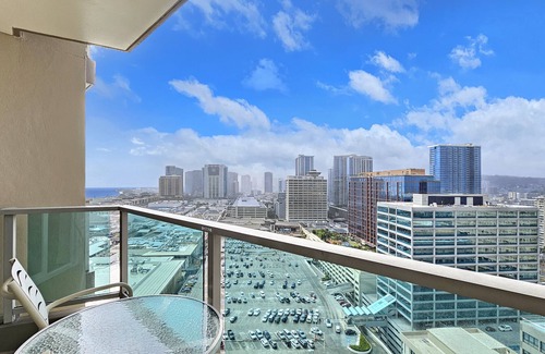 Ala Moana Apartment | Ala Moana Resort High floor with partial ocean and city views with balcony