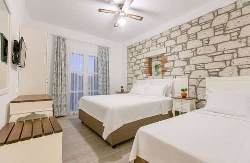Tokoglu Hotel | Alacati Fora Bella