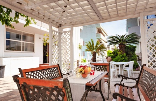 Alba Adriatica Apartment | Alba Adriatica: Poolside Escape