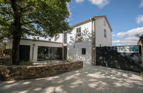 Lavacolla Hostel | ALBERGUE O FERVELLO