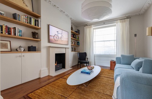 Camden Town with Primrose Hill Apartment | Albert Street V by onefinestay