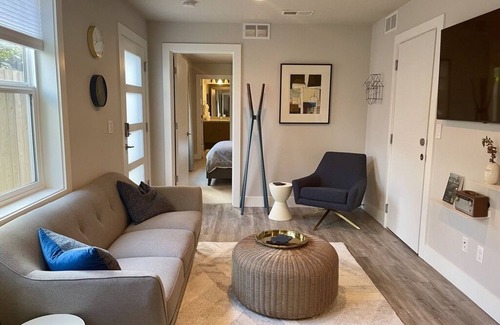 Alberta Arts District Apartment | Alberta Arts Private Apartment!