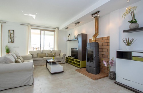 Alcanada Ski Chalet | Alcanada B By home villas 360