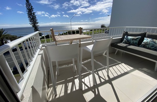 Alexandra Headland Apartment | Alex Heads Beachfront