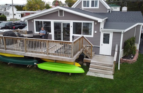 Alexandria Bay Cottage | Alexandria Bay, Schooner’s on the Bay, perfect Walk to everything, on the water