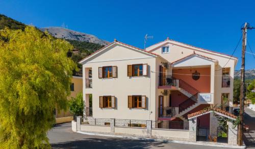 Agia Efimia Apartment | Alexatos Studios & Apartments