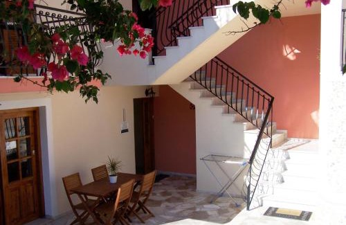 Agia Efimia Apartment | Alexatos Studios & Apartments