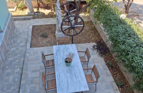 Paralia Dionysiou Apartment | Alexias