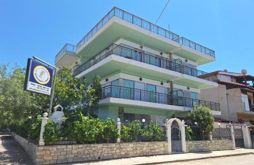 Paralia Dionysiou Apartment | Alexias