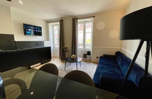 Dijon Centre Ville Apartment | Alfred Suites - Appart's Hôtel - Dijon - Centre Historique