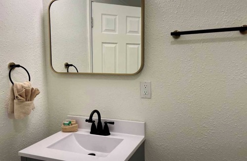 Lake Ozark Hotel | Alhonna Resort's Recently Renovated Motel Unit 34