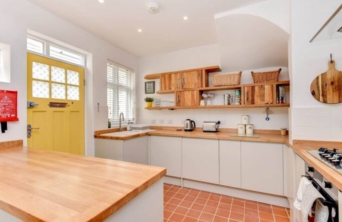 Seafront Cottage | Alice Cottage By The Sea