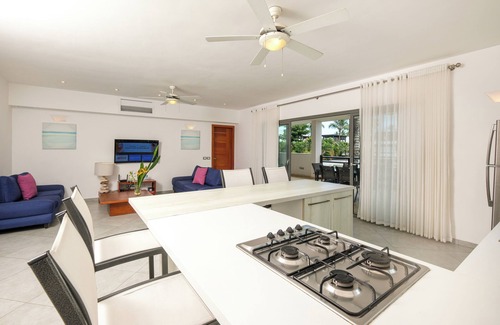 La Iglesia Apartment | Aligio Aparthotel Beachfront