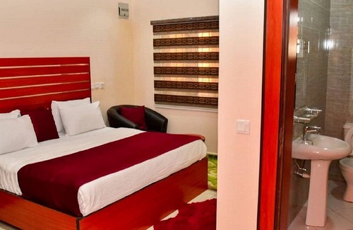 Utako Hotel | Alim Royal Hotel and Suites