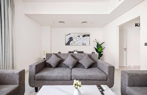Academic City Villa | Aliving 3BR Villa With Maid Room Damac Hills-2