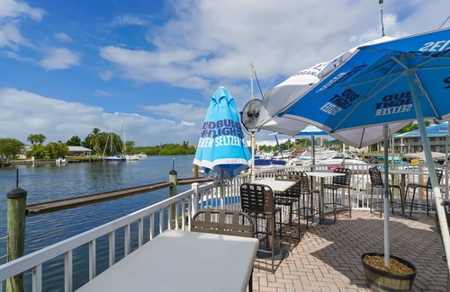Trailer Estates Apartment | ALL BRAND-NEW Waterfront room-Heated Pool, Tiki Bar, Gym