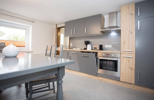 Neuastenberg Apartment | All comfort, fast am slopes on a quiet location close to the ski area Postwiese
