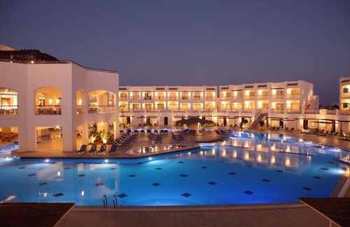 Sharm El Sheikh Resort | All-Inclusive Escape | Live Shows, Aqua Fit & Pool-View Comfort, 3 Rooms