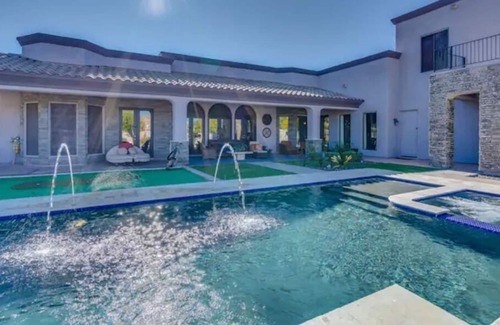 Peoria House | All private SPA Pool, TennisCrt, Shuffle Brd, pingPong, FoosBall,8BDRMs,Piano