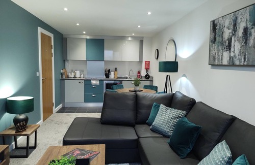 Newcastle-upon-Tyne Apartment | All Saints Apartments - By Week2Week