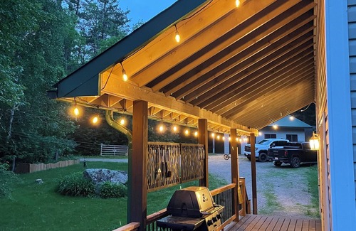 Bonfield Cottage | All season getaway waterfront on Talon Lake