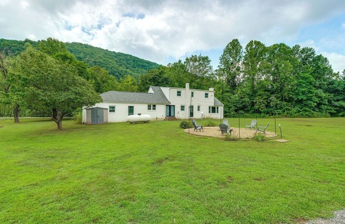 Glace Cottage | Alleghany Mountain Cottage w/Porch & Backyard