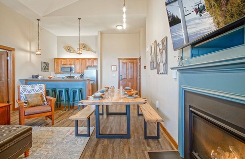 Snowshoe Condo | Allegheny Springs 440: Slope Side, Views Of The Slope 2 Bedroom Plus Den 2 Bath