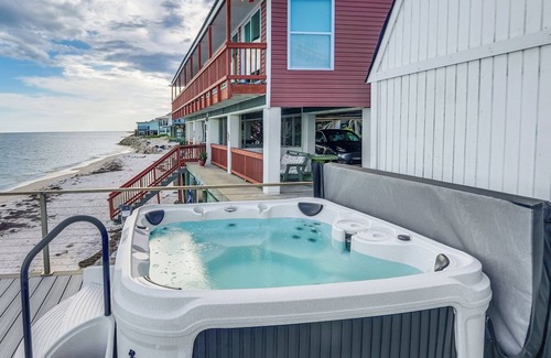 Alligator Point House | Alligator Point Beachfront Home w/Private Hot Tub