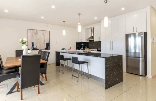 Henley Beach House | ALLURE AT HENLEY captivated in charm & elegance