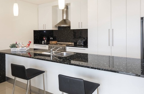 Henley Beach House | ALLURE AT HENLEY captivated in charm & elegance