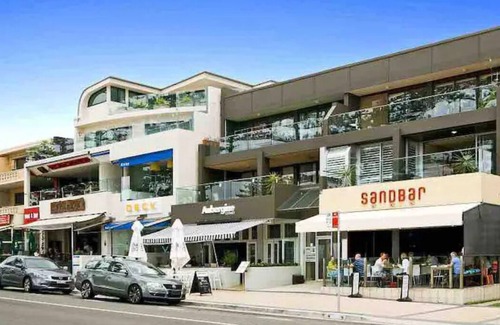 Dee Why Apartment | Allure on The Beach - BEACHFRONT - Wi-Fi