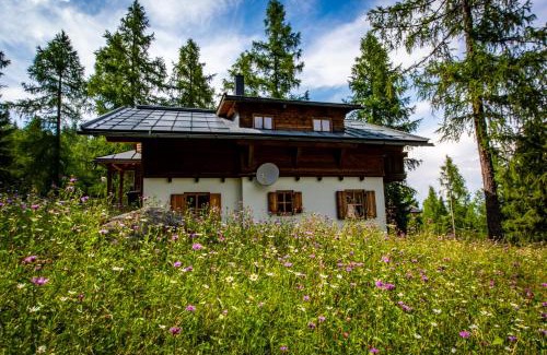 Sonnenalpe Nassfeld Apartment | Almhaus Lärchegg