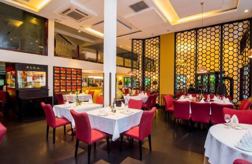 Chamkar Mon Hotel | Almond Hotel Sothearos