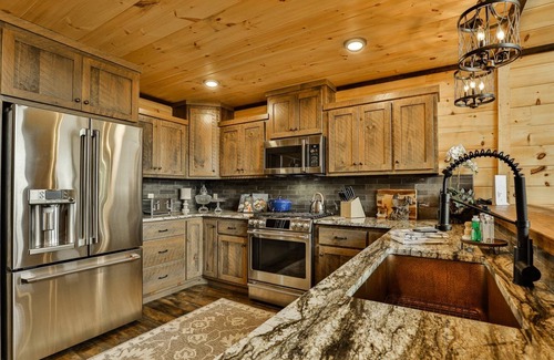 Ellijay Cabin | Almost Heaven Lakeview Lodge